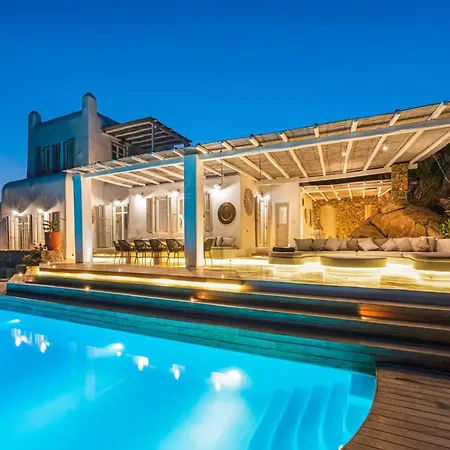 Villa Stunning Surrounded By Lush Greenery
