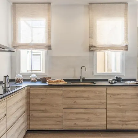 Trentola - 3 Bedroom In Malasana *