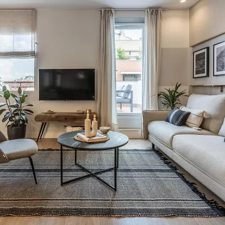 Trentola - 3 Bedroom In Malasana Apartment Madrid