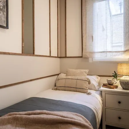 Apartment Trentola - 3 Bedroom In Malasana Madrid