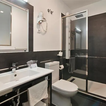Alhambra Guest house 3*