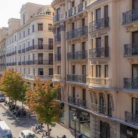 Apartamentos Madrid Apartment