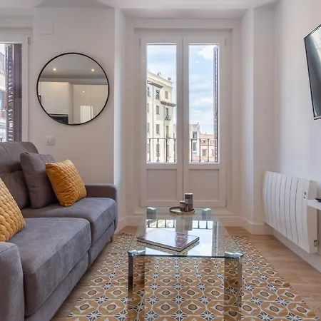 Apartment Charming For 4 Steps Away From Mercado De San Miguel , Calle Mayor Iv *
