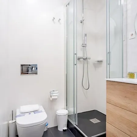 3 Bedrooms 2 Bathrooms Furnished - Salamanca - Stylish - Mintystay Apartment *