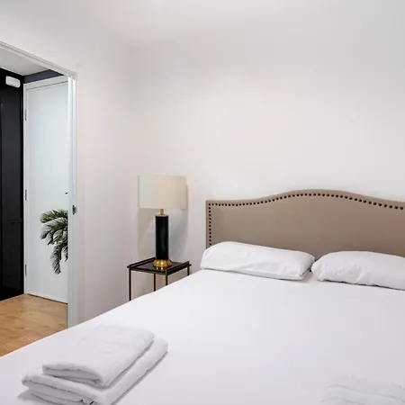 3 Bedrooms 2 Bathrooms Furnished - Salamanca - Stylish - Mintystay Madrid