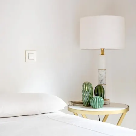 3 Bedrooms 2 Bathrooms Furnished - Salamanca - Stylish - Mintystay Apartment