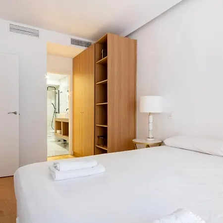 3 Bedrooms 2 Bathrooms Furnished - Salamanca - Stylish - Mintystay Apartment *