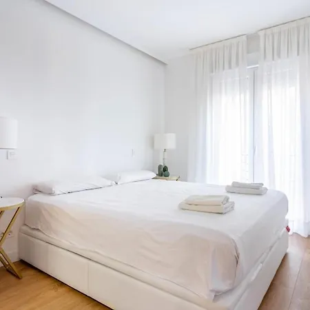 3 Bedrooms 2 Bathrooms Furnished - Salamanca - Stylish - Mintystay Madrid