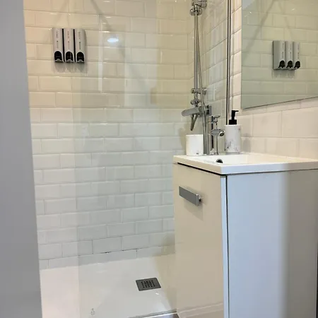 Dianthus House Apartment