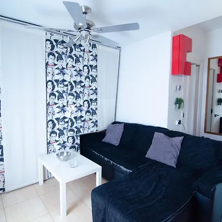 Apartment For Temporal Y Bonito Atico Con Terraza Val37 Madrid