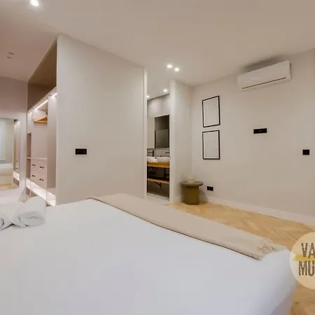 Apartamento De Lujo En La Emblematica Calle Montera Madrid