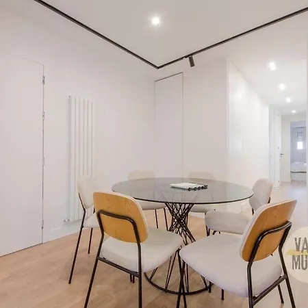 Deluxe Interior Design En La Plaza De Chueca