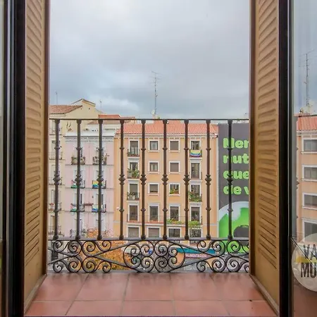 Deluxe Interior Design En La Plaza De Chueca Apartment