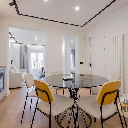 Deluxe Interior Design En La Plaza De Chueca Madrid