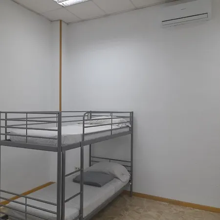 M Torres Hostel Madrid