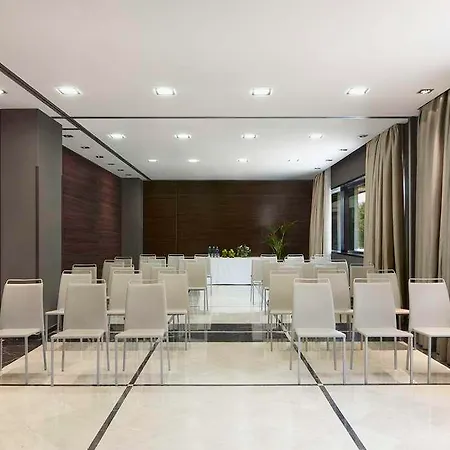 Nh Ribera Del Manzanares Hotel