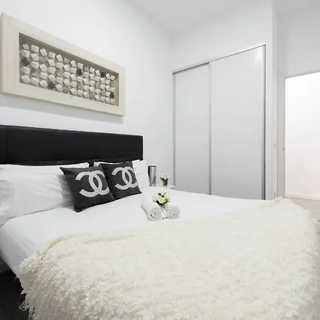 Day Sol Centro Gran Via Apartment Madrid
