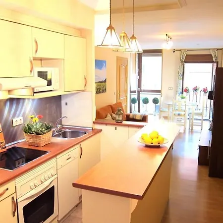 Apartment Silencioso, Bien Situado Y Luz Natural