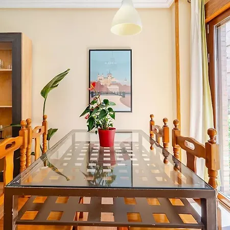 Apartment Silencioso, Bien Situado Y Luz Natural *