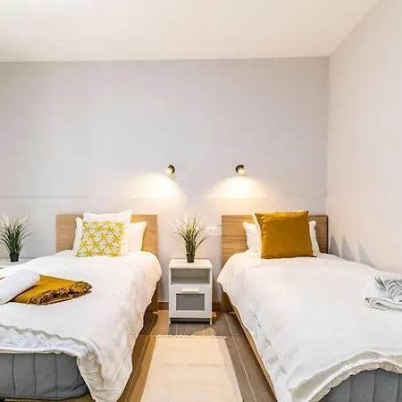 Apartment Piso Ideal Cerca Del Aeropuerto *