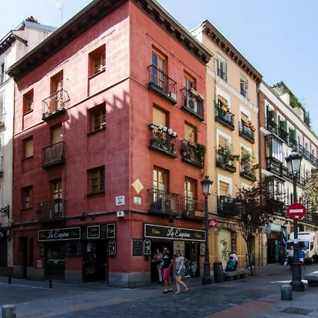 Huertas, 58 *
