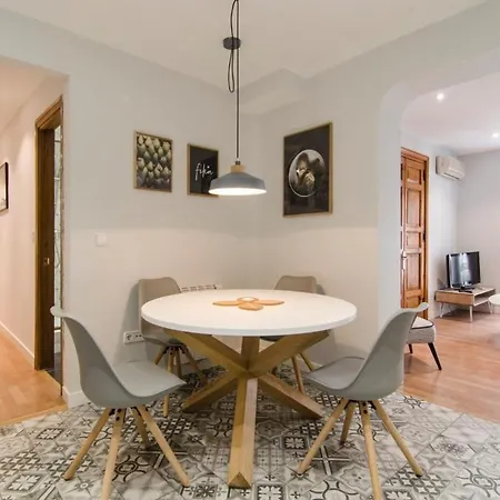 Personalized And Modern- 2 Bd 1bth- Opera