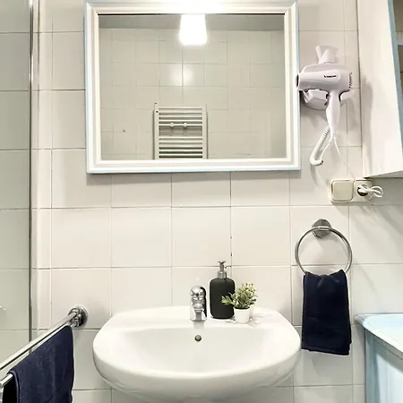 Centric Madera Gran Via Hostal