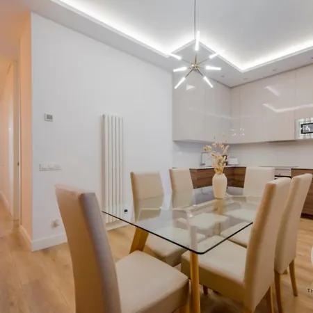 Apartamento Luxury 6pax En El Barrio De Las Letras Apartment *
