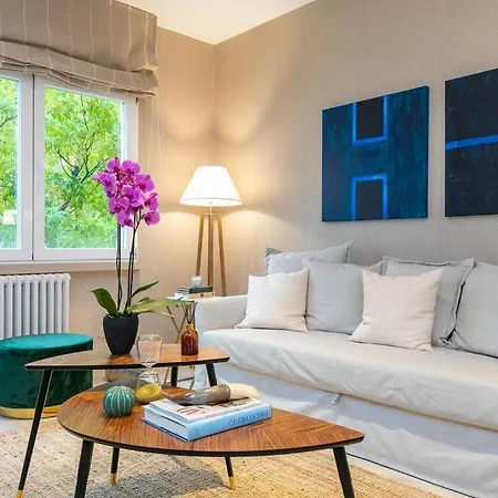 Spacious 3 Bedroom Apartamento *