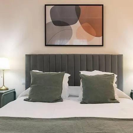 Spacious 3 Bedroom *