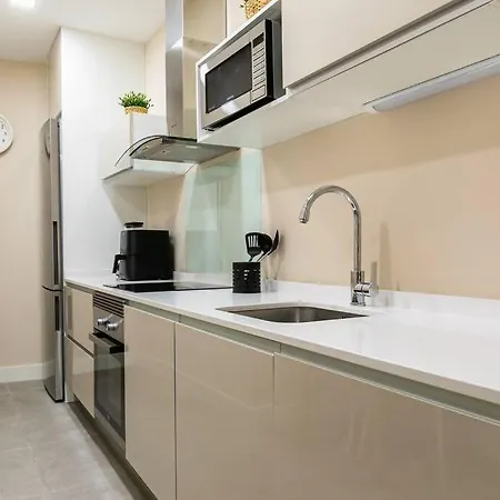 Spacious 3 Bedroom Apartamento