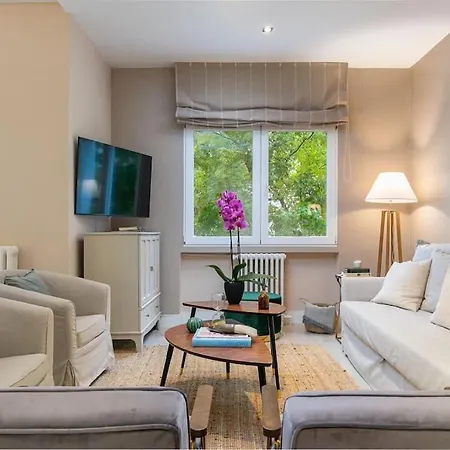 Spacious 3 Bedroom Apartamento Madrid