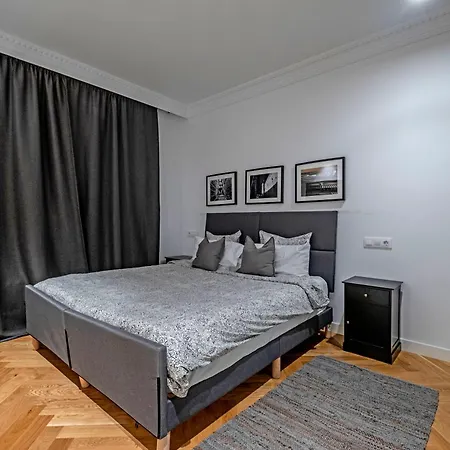 Espectacular Piso En En La Milla De Oro Madrid