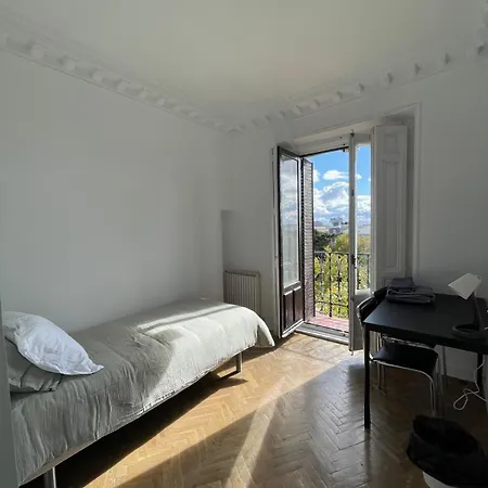 First Stop- Lope De Vega's Dream Coliving Guest house *