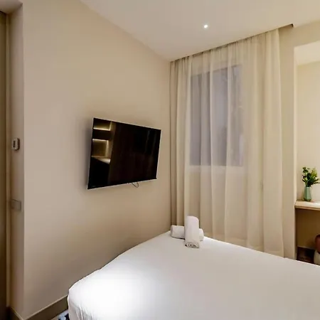 Vip Malasana 6 Pax * Madrid
