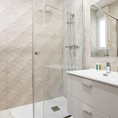 Apartment Spacious Modern Flat In The Centre Of - Infantas *
