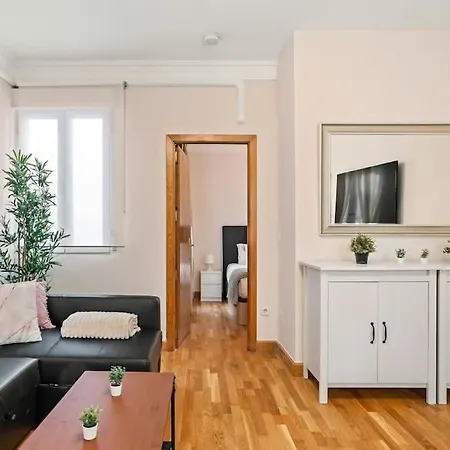 Spacious Modern Flat In The Centre Of - Infantas Apartment *