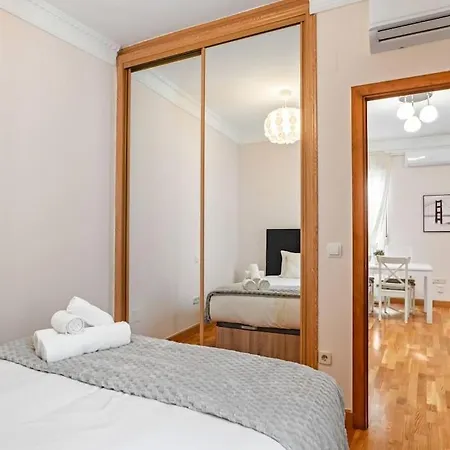 Apartment Spacious Modern Flat In The Centre Of - Infantas