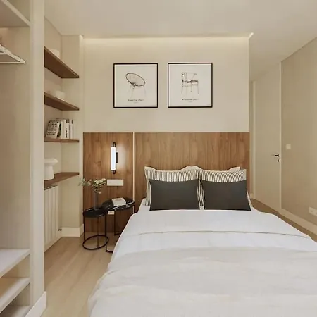 Fuencarral Living 7br 7bh *