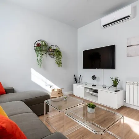 Apartment Bright Apartment- 1bd 1bth- Alonso Cano
