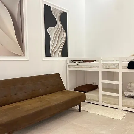 E8 Delux Plaza Mayor Apartment *