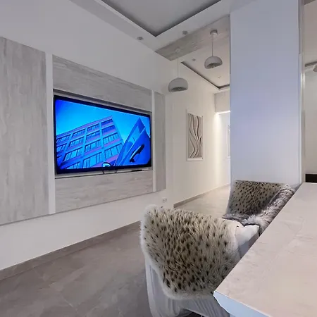 Apartment E8 Delux Plaza Mayor *