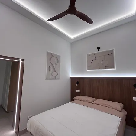 E8 Delux Plaza Mayor Apartment