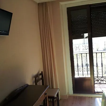 Casa de hóspedes Rober 2*