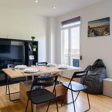 Apartment Amplio Piso En Centro Con Vistas Al Templo De Debod Madrid