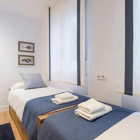 Pelayo, 8 Apartment