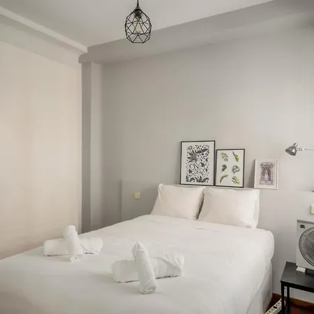 Apartment 2 Bedrooms 1 Bathroom Furnished - Anton Martin - Vintage - Mintystay