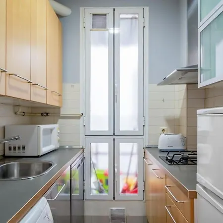 2 Bedrooms 1 Bathroom Furnished - Anton Martin - Vintage - Mintystay * Madrid
