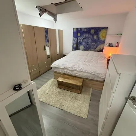 The Special Loft Plaza Castilla Apartment
