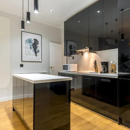 Wide And Modern -1bd 1,5 Bth- Malasana Apartment Madrid